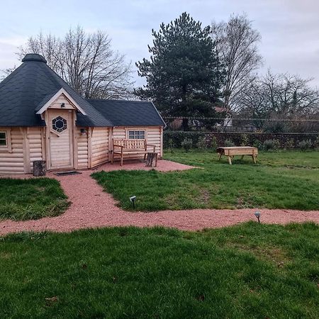 Les Cabanes Du Grand Nord Pradines (Loire) Exterior foto