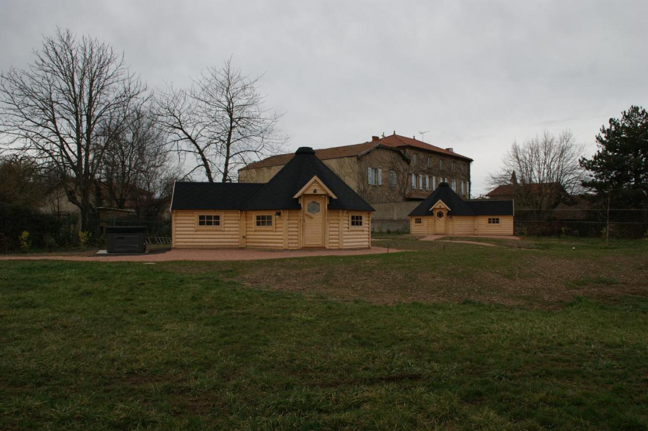 Les Cabanes Du Grand Nord Pradines (Loire) Exterior foto