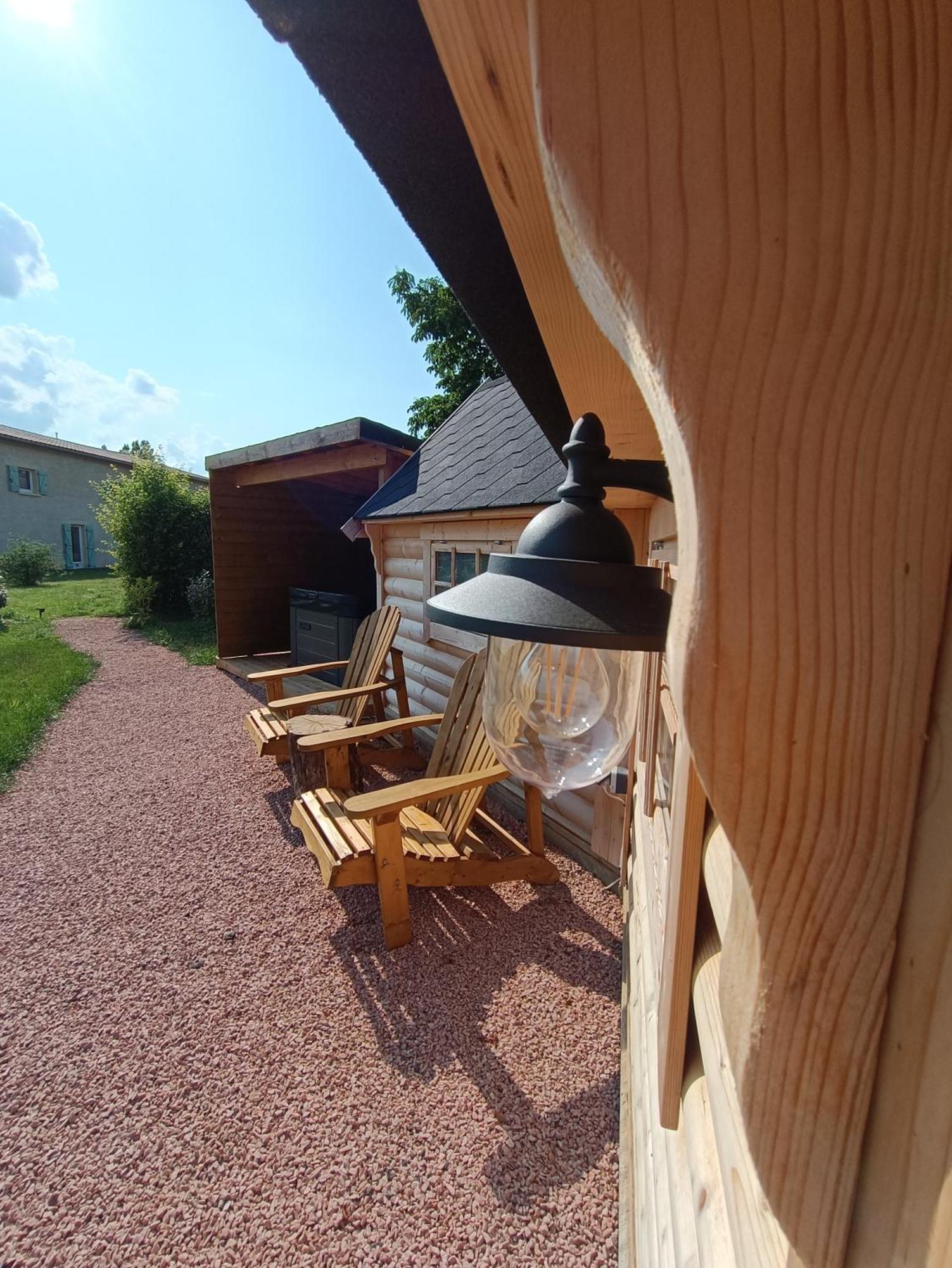 Les Cabanes Du Grand Nord Pradines (Loire) Exterior foto